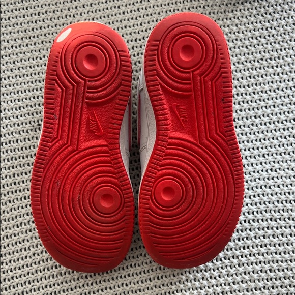 Nike Air Force 1 Kids White and Red Sneakers - Picture 4 of 9
